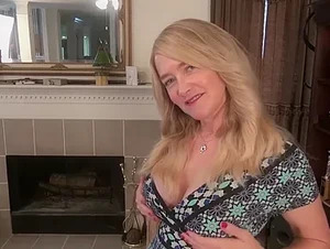 American housewife fingering herself - Ava